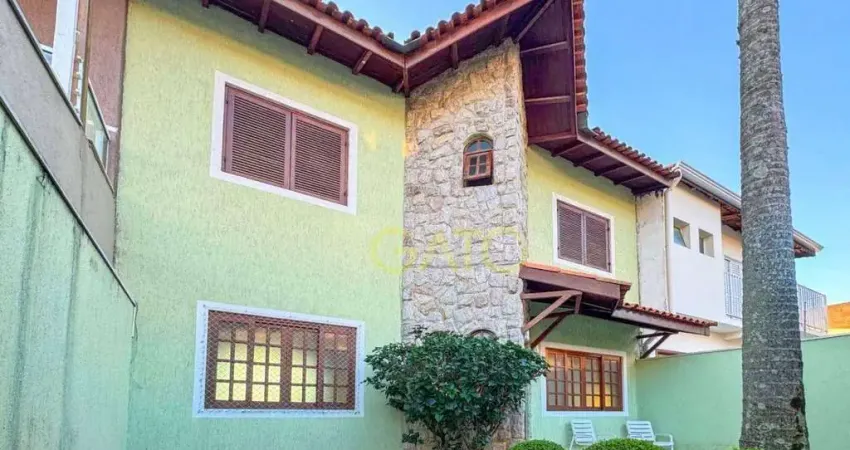 Casa com 3 quartos para alugar na Avenida Arujá, Colina Maria Luíza (Jordanésia), Cajamar