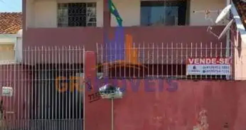 Sobrado para Venda em Curitiba, Cajuru, 3 dormitórios, 2 banheiros, 2 vagas