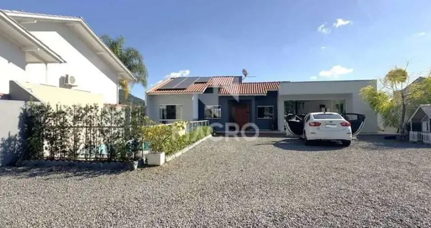 Casa com Piscina | Vila Nova | 2 quartos (1 suíte com closet) | 100m²