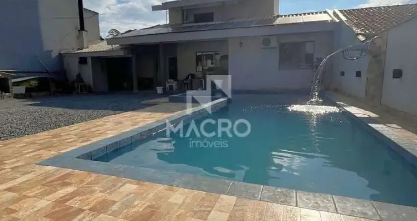 Sobrado com piscina | jaraguá esquerdo | 3 quartos (1 suíte) | 170m²