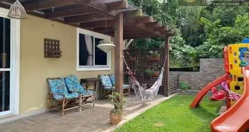 Casa com 4 dormitórios em Zé Amândio  -  Bombinhas