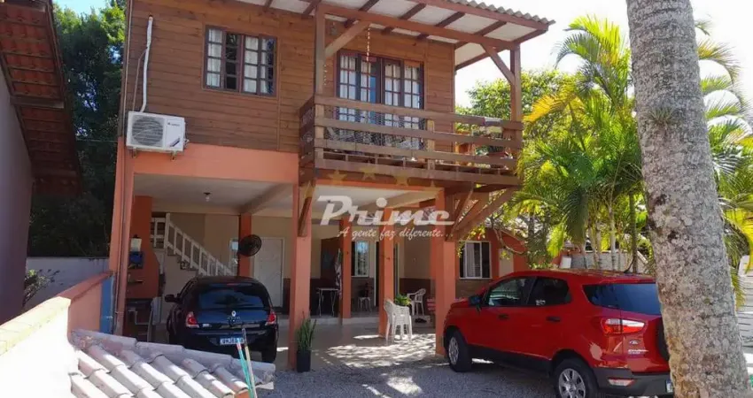 Casa com 6 quartos à venda em Bombas, Bombinhas 