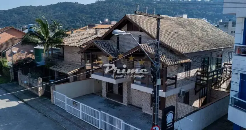 Casa com 6 quartos à venda na Rua Salema, Centro, Bombinhas