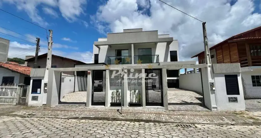 Sobrado Mobiliado á Venda no Bairro José Amândio - Bombinhas/SC
