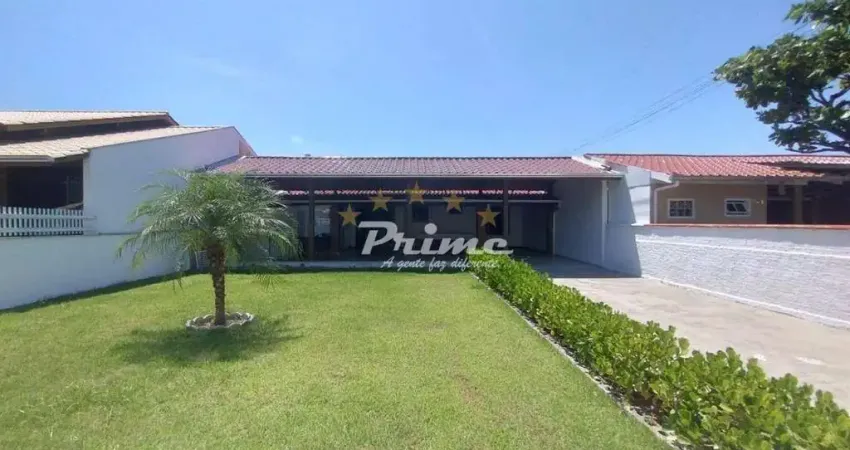 Casa a apenas 400m do Mar à Venda em Zimbros - Bombinhas/SC