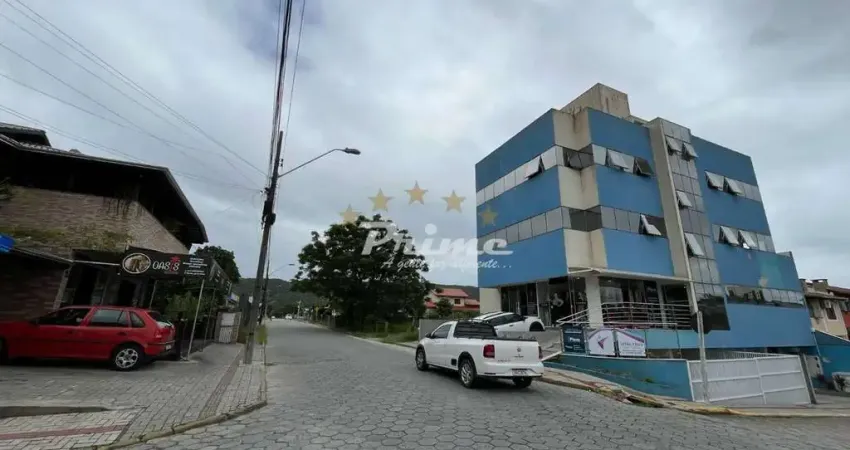 Prédio residencial com salas comerciais á venda - bairro bombas - bombinhas/sc