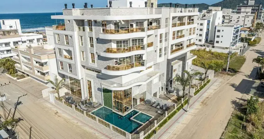 Cobertura duplex, 2 quartos, a 130m do mar, a venda em mariscal - bombinhas/sc