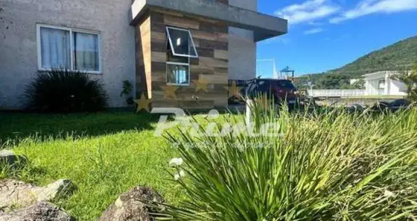 Casa em condomínio fechado com 3 quartos à venda em Zimbros, Bombinhas