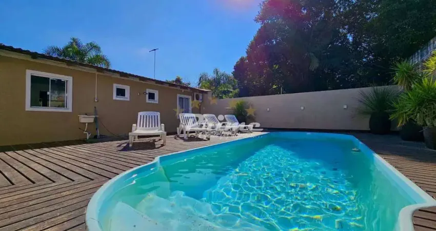Casa com piscina para locação anual - bairro mariscal - bombinhas/sc