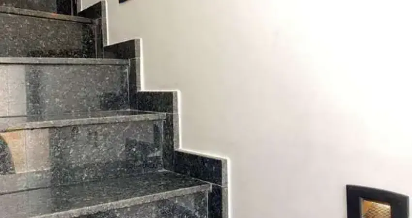 Sobrado de Condomínio com 2 dorms, Mirim, Praia Grande - R$ 320 mil, Cod: 716797