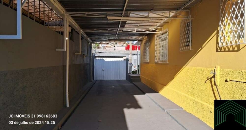 Casa com 3 quartos à venda na Rua Juno, Glória, Belo Horizonte