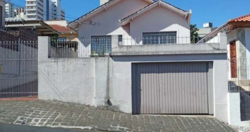 CASA PARA VENDA NO CENTRO
