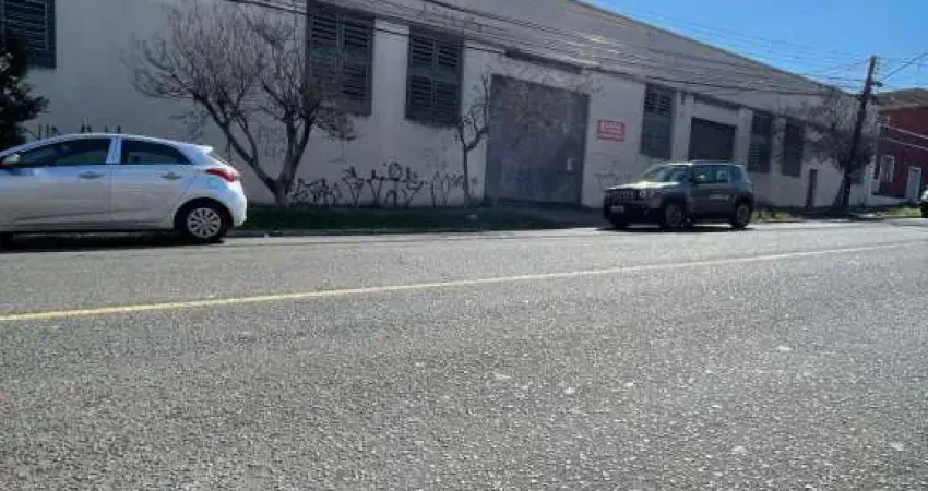 Barracão no Centro.