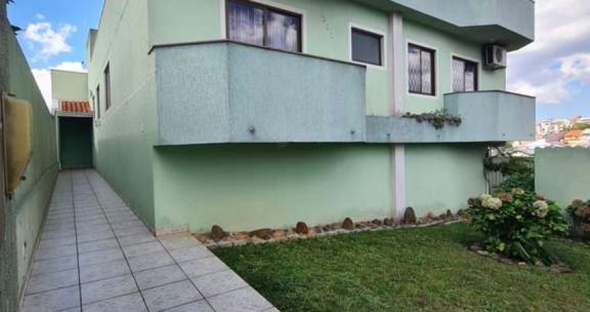 Apartamento no Bairro Orfãs, próximo ao açougue Santana.