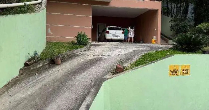 Linda casa à venda no condomínio chácara do rosário - conforto e natureza!