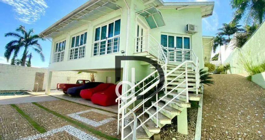 Casa com 3 dormitórios à venda, 400 m² por R$ 2.350.000,00 - Condomínio Marambaia - Vinhedo/SP
