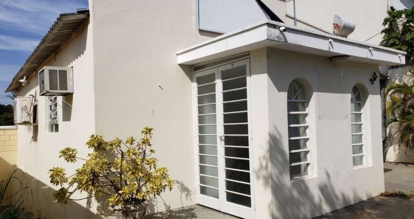 Casa com 2 dormitórios, 200 m² - venda por R$ 440.000,00 ou aluguel por R$ 3.800,00/mês - Vila Planalto - Vinhedo/SP
