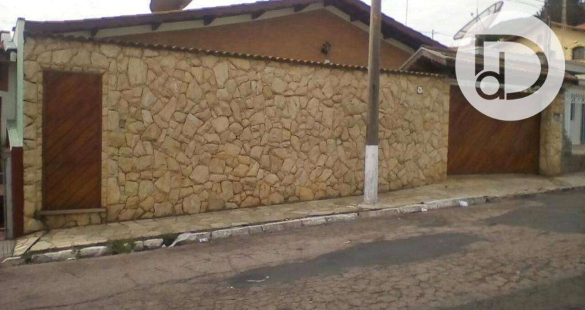 Casa com 3 dormitórios à venda, 155 m² por R$ 950.000,00 - Centro - Vinhedo/SP