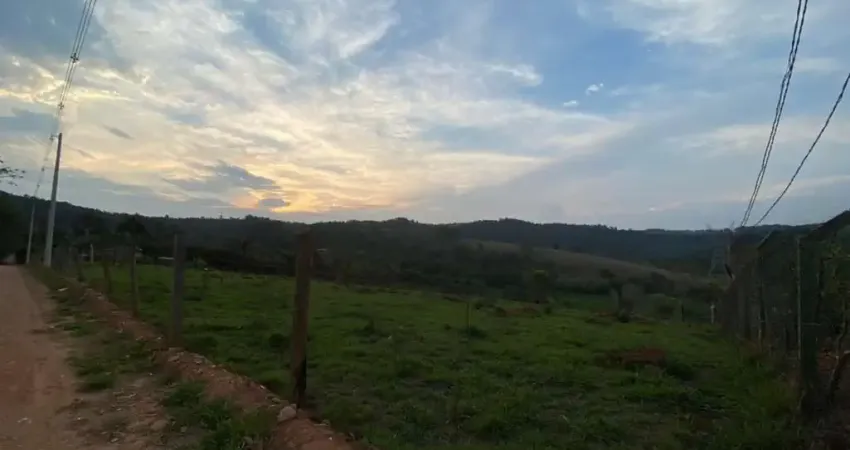 Chácara com 1 dormitório à venda, 23700 m² por R$ 1.200.000,00 - Caixa D'água - Vinhedo/SP