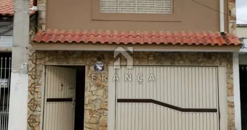 Casa com 4 quartos para alugar no Centro, Jacareí