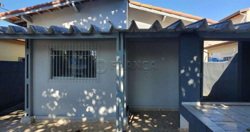 Casa 03 Dormitórios - Monte Castelo