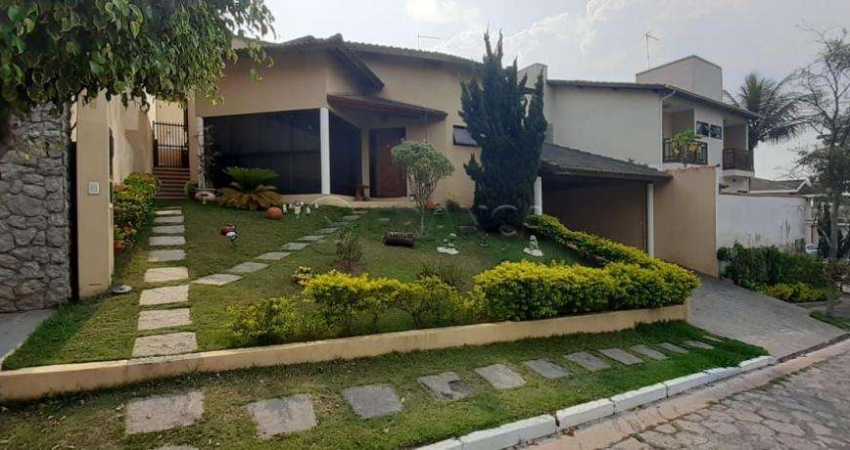 CASA EM CONDOMÍNIO 3 DORMITÓRIOS SENDO 1 SUÍTE - BAIRRO JARDIM COLEGINHO - JACAREÍ