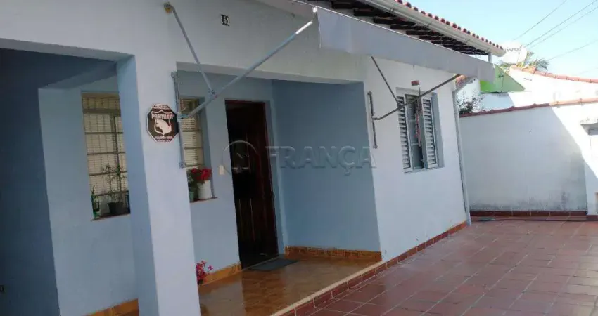 Casa com 3 dormitórios - Parque Santo Antônio - Jacareí