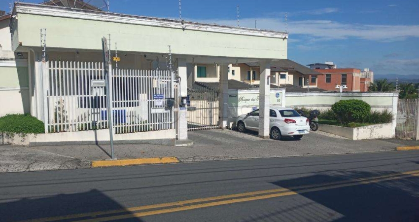 Linda casa em condomínio com 3 Dormitórios 1 Suíte  !!!