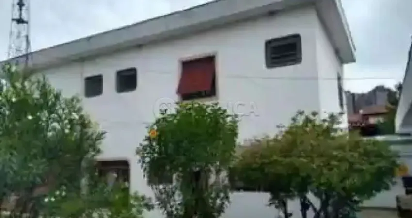 Imóvel de grande porte para residência ou comercial próximo ao parque da cidade