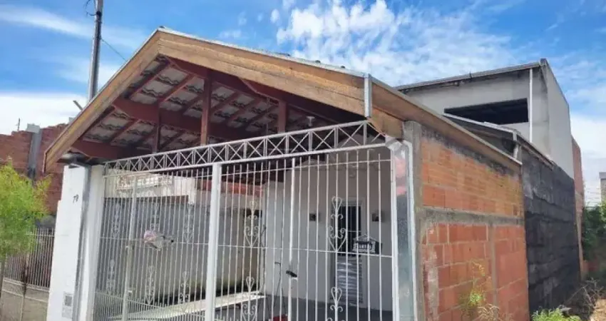 Casa térrea no Jardim Minas Gerais | 2 Dormitórios - São José dos Campos