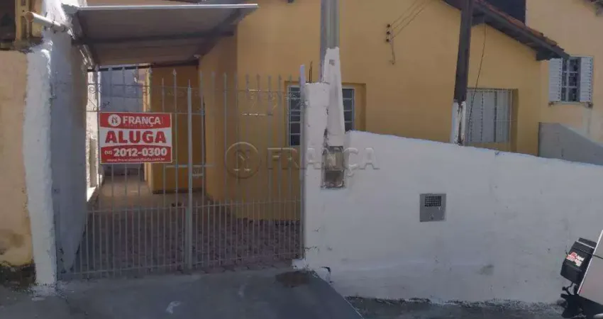 Casa com 2 quartos para alugar no Centro, Jacareí