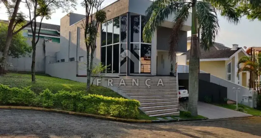 Sobrado 03 suites no Condomínio Coléginho - Jacareí - SP.