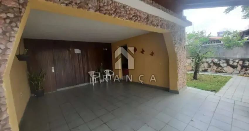 Casa com 5 quartos à venda no Centro, Jacareí