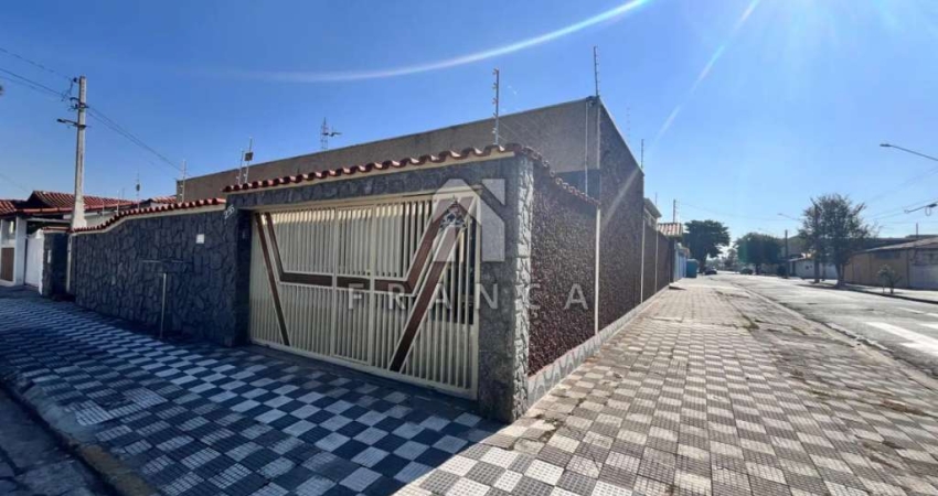 Casa com 4 quartos à venda no Jardim Santa Maria, Jacareí 