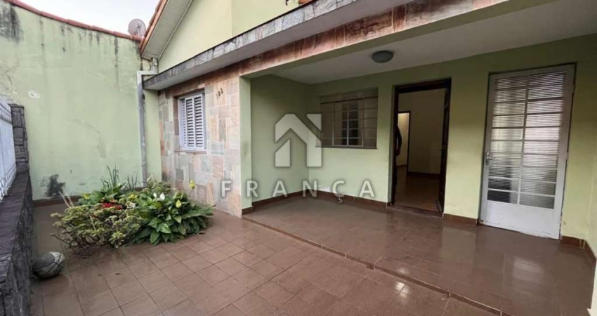 Casa com 3 quartos para alugar no Centro, Jacareí 