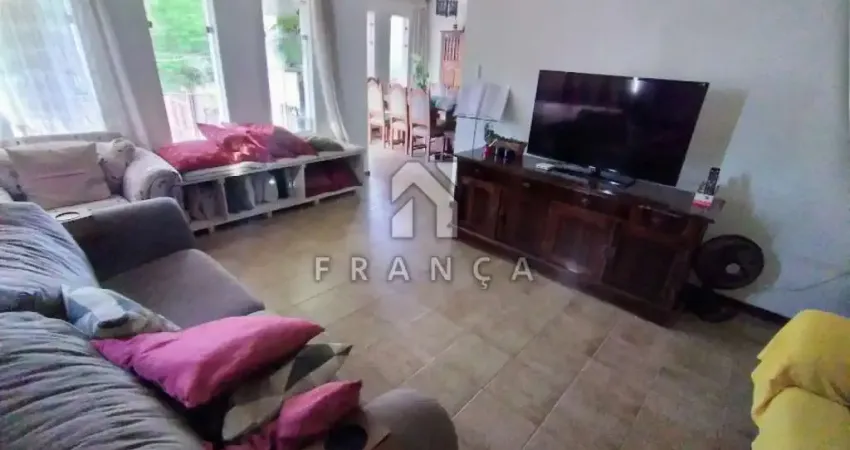 Casa Padrão em Jacareí