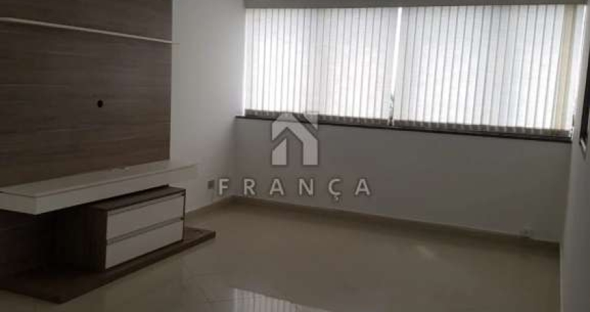 Apartamento com 3 quartos para alugar no Centro, Jacareí 