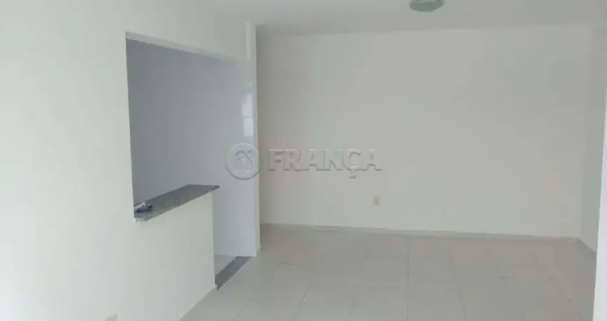 Locação - Apartamento de 03 dormitórios - Edifício Saveiro - Monte Castelo