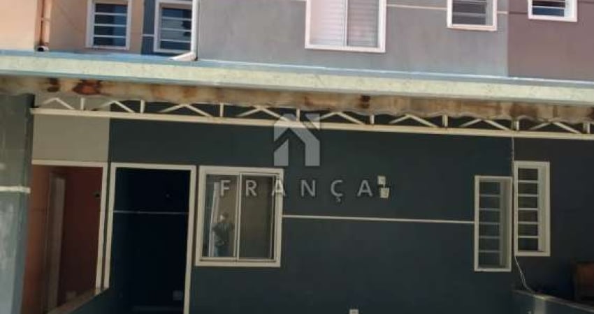 CASA EM CONDOMINIO 3 DORMITÓRIOS SENDO 1 SUÍTE - CENTRO - JACAREÍ