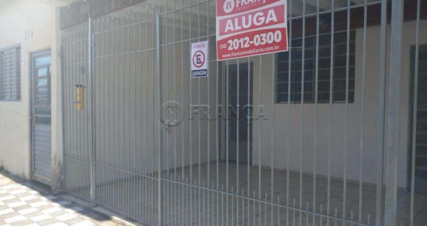 Casa com 2 quartos para alugar no Centro, Jacareí 