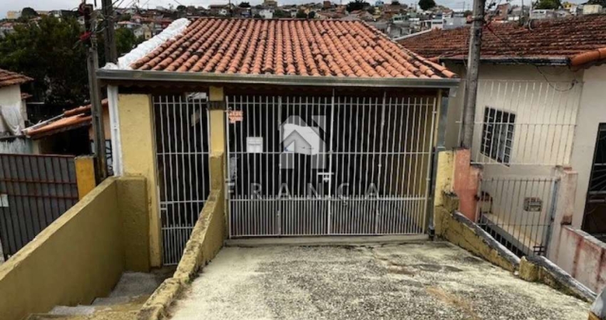 Casa Térrea 2 dormitórios - Parque Santo Antônio - Jacareí