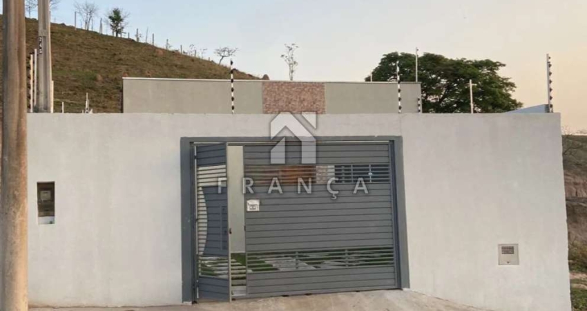 CASA 03 DORMITÓRIOS, SUÍTE, PISCINA E ÁREA GOURMET - JD. LEBLON JACAREÍ SP