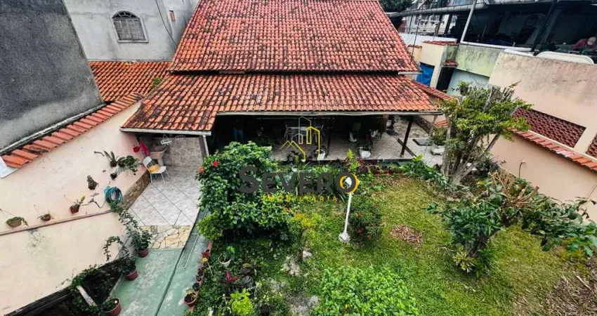 Casa com 3 quartos à venda na Rua Nilo Caldas Brandão, 131, Trindade, São Gonçalo