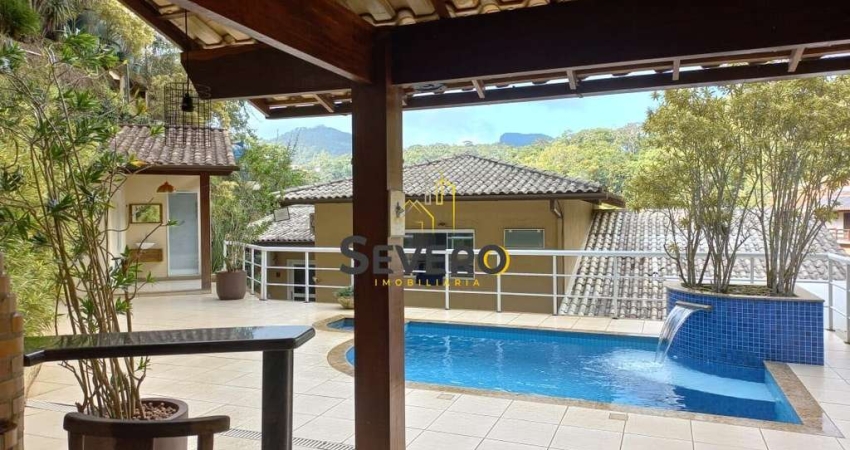 Casa Alto Padrão Triplex  área gourmet e Piscina em condomínio à venda em Pendotiba Niterói RJ