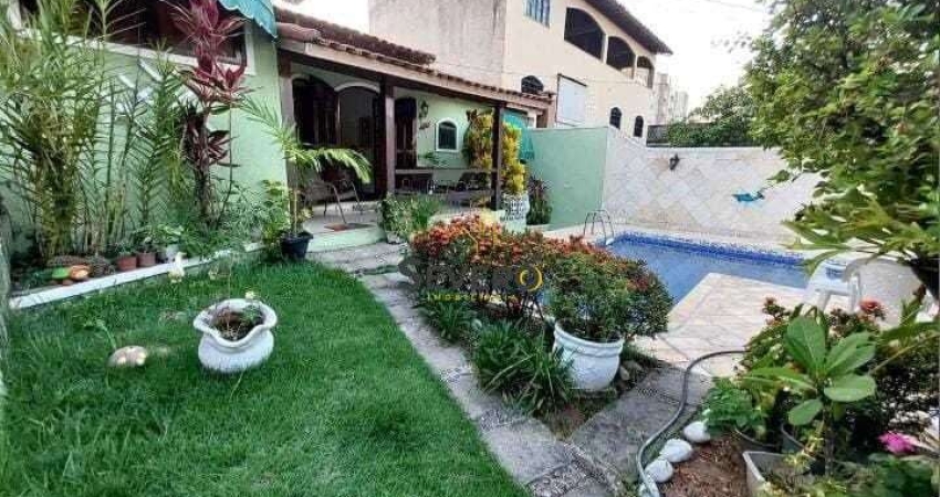 Casa em condomínio fechado com 3 quartos à venda na Rua Artur Alves da Mota, 130, Centro, São Gonçalo