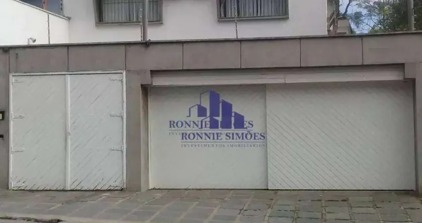 Sobrado residencial à venda, 720 m², moema, 3 suítes, piscina, churrasqueira, edícula, 3 vagas, próximo ao metro e parque ibirapuera