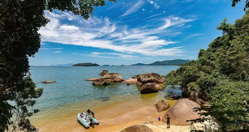 Casa com 3 dormitórios, 150 m² - venda por R$ 5.000.000,00 ou aluguel por R$ 17.000,00/mês - Ilha do Araújo - Paraty/RJ