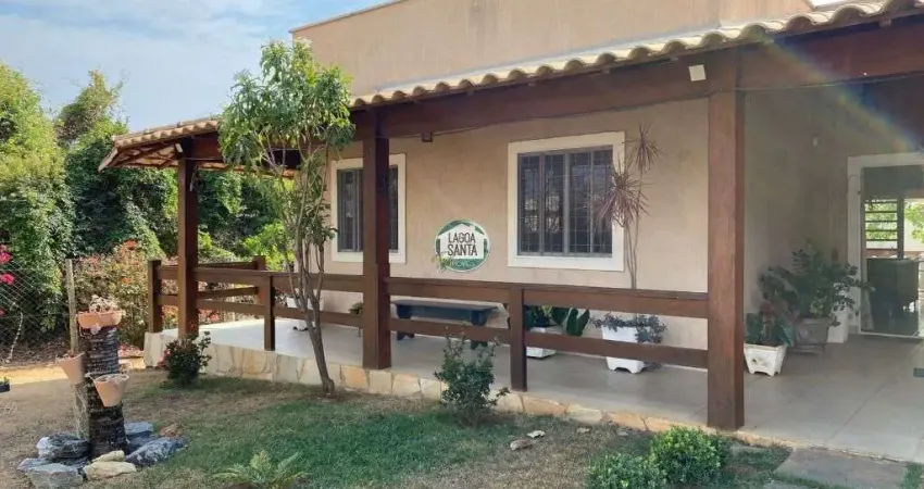 Casa com 4 dormitórios à venda, 240 m² por R$ 695.000,00 - Condomínio Estância da Mata - Lagoa Santa/MG