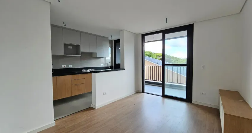 Apartamento 2 dormitórios semi mobiliado no água verde | sacada com churrasqueira