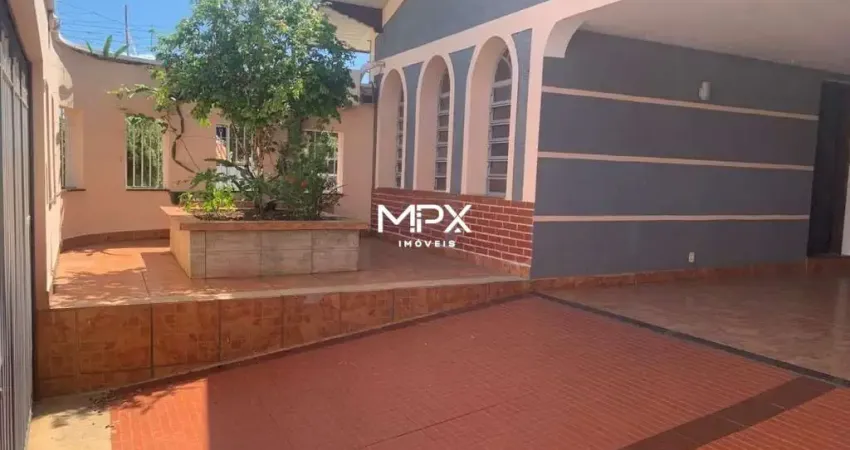 Casa com 3 quartos para alugar na Vila Rezende, Piracicaba 